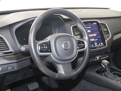Used 2018 Volvo XC90 T6 Momentum w/ Convenience Package AWD/4WD image 6