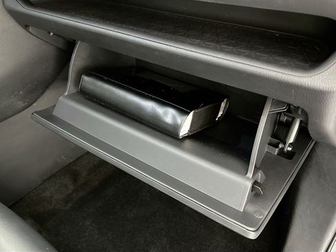 Used 2021 Toyota RAV4 XLE Premium FWD image 32
