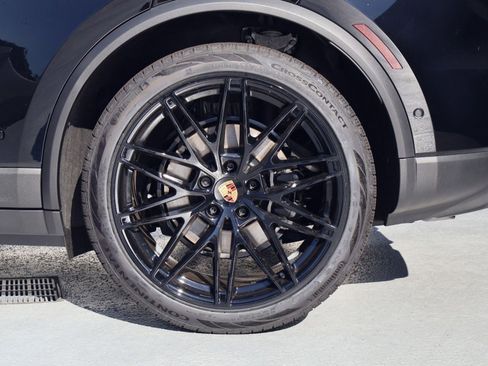 New 2026 Porsche Macan Electric RWD image 27