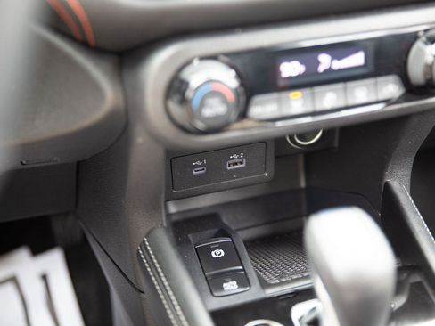 Used 2023 Nissan Kicks SR image 14