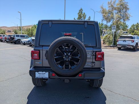 Used 2021 Jeep Wrangler Unlimited Sahara AWD/4WD image 4