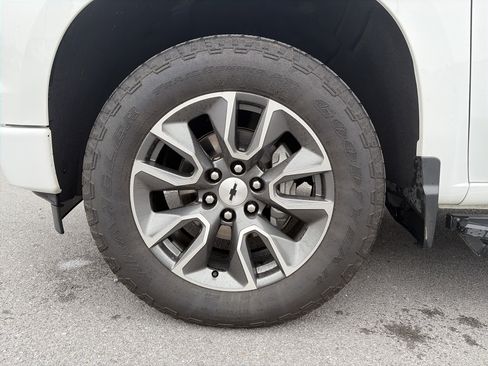 Used 2022 Chevrolet Silverado 1500 RST AWD/4WD image 13
