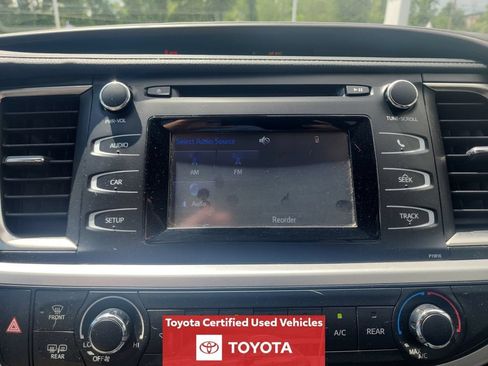 Certified 2019 Toyota Highlander LE AWD/4WD image 18