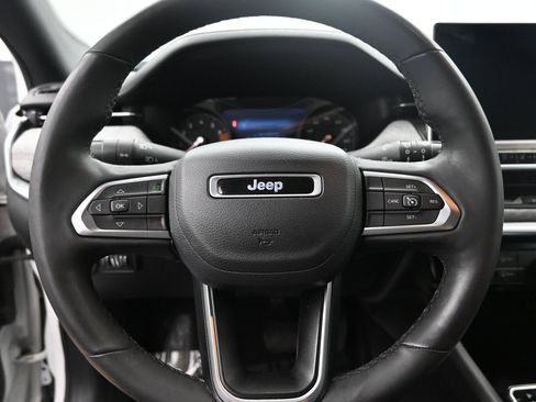 Used 2023 Jeep Compass Latitude AWD/4WD image 13