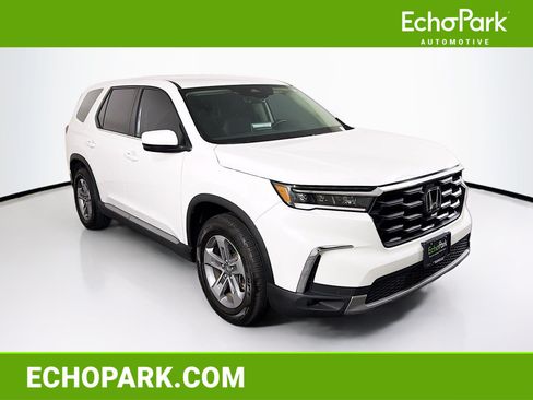 Used 2025 Honda Pilot EX-L image 1