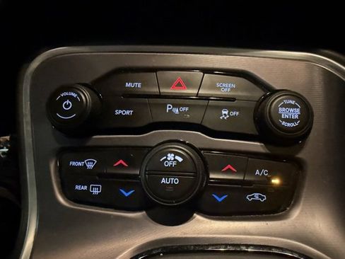 Used 2019 Dodge Challenger R/T image 18