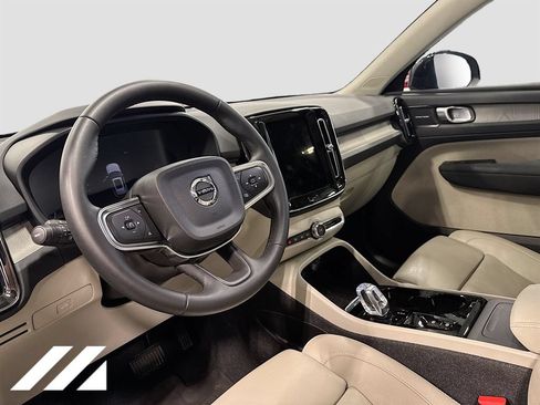 Used 2023 Volvo XC40 B5 Ultimate w/ Protection Package Premier AWD/4WD image 9