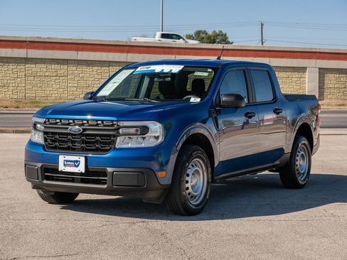 Used 2023 Ford Maverick XL image 3