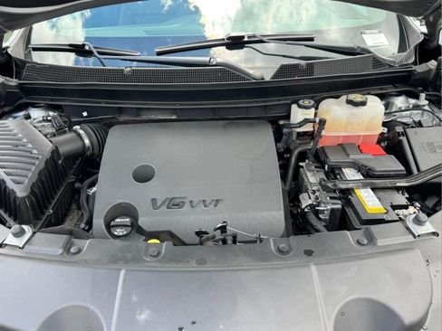 Used 2023 Chevrolet Traverse LT w/ LPO, Floor Liner Package AWD/4WD image 15