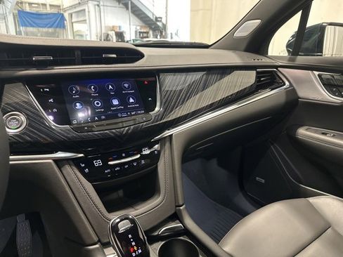 Used 2025 Cadillac XT6 Premium Luxury w/ Technology Package image 24