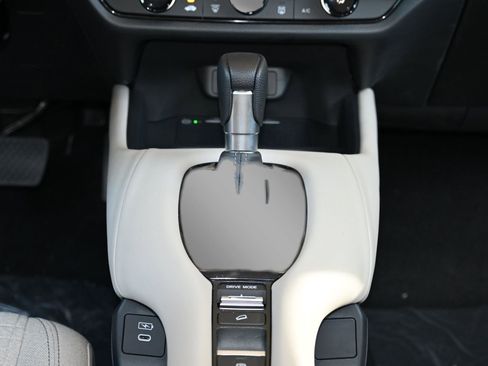 New 2026 Honda HR-V LX image 23