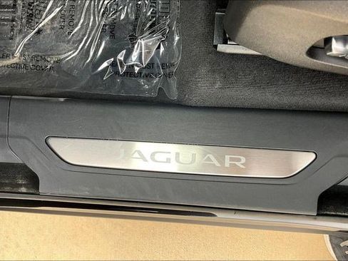 Used 2025 Jaguar F-PACE R-Dynamic S image 8