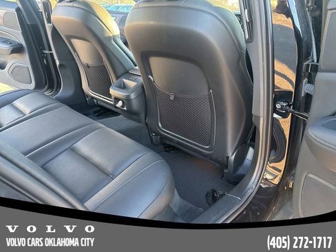 Certified 2025 Volvo V60 B5 Cross Country Plus image 19