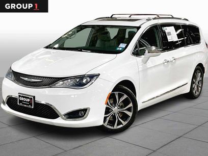 Used 2017 Chrysler Pacifica Limited