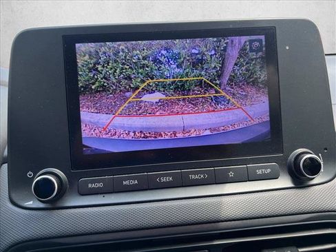 Used 2022 Hyundai Kona SEL FWD image 11