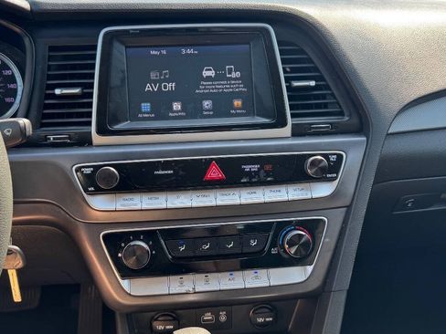 Used 2018 Hyundai Sonata SE FWD image 18