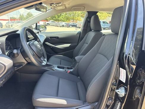 Used 2025 Toyota Corolla LE FWD image 24