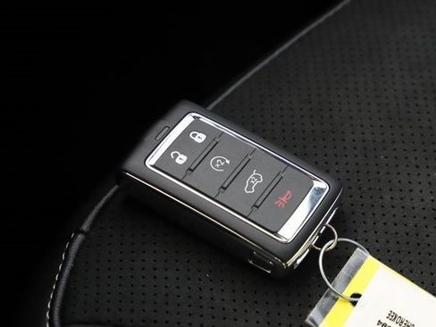 New 2025 Jeep Grand Cherokee Altitude image 32