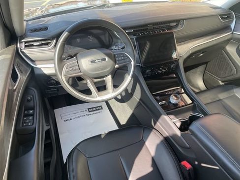 Used 2024 Jeep Grand Cherokee Limited AWD/4WD image 23