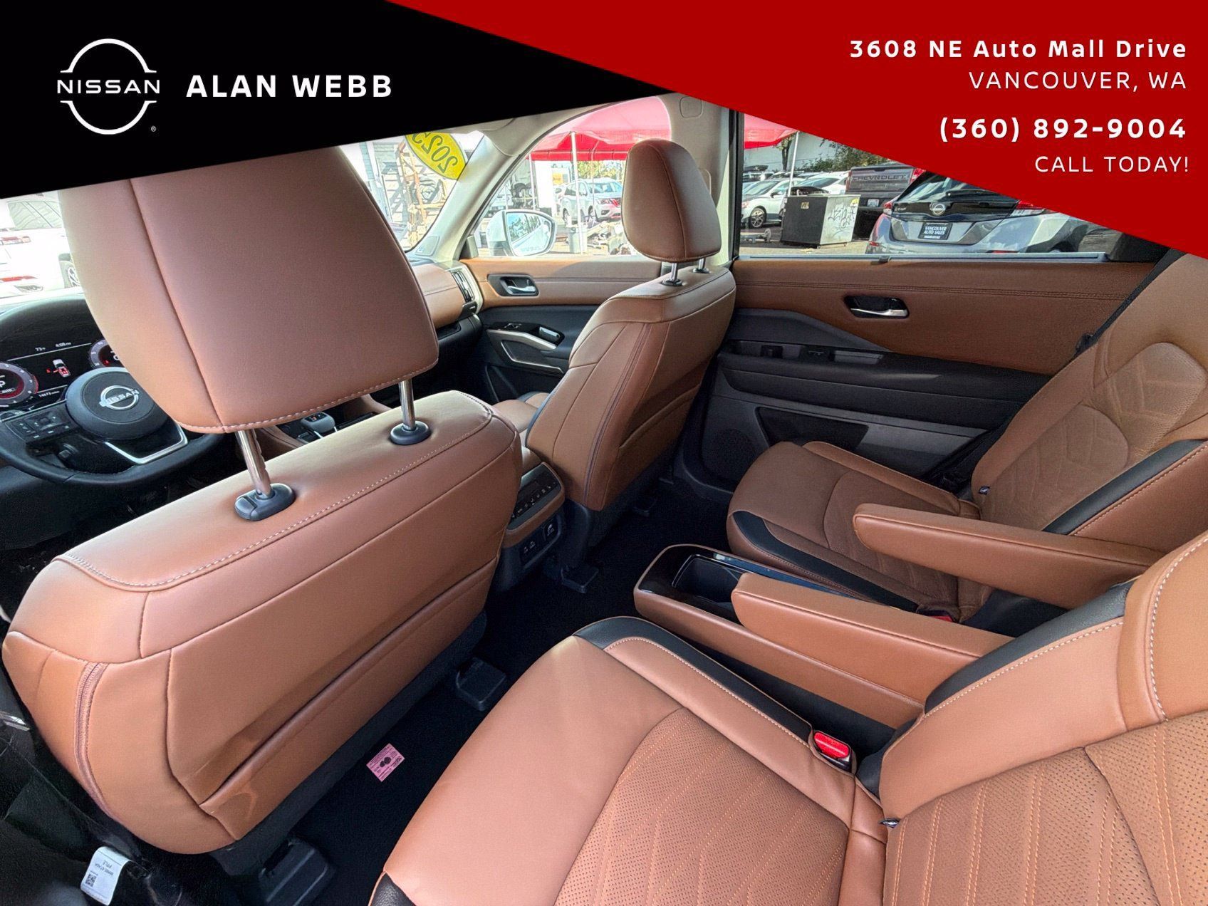 Used 2025 Nissan Pathfinder Platinum w/ Lighting Package (N93) AWD/4WD image 32