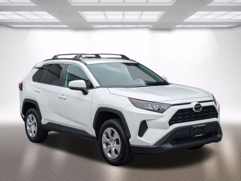 Certified 2021 Toyota RAV4 LE image 1