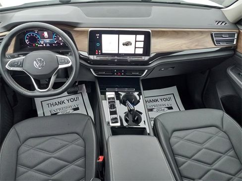 Used 2025 Volkswagen Atlas SE image 17