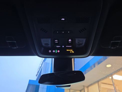 Certified 2025 Cadillac XT6 Premium Luxury image 23