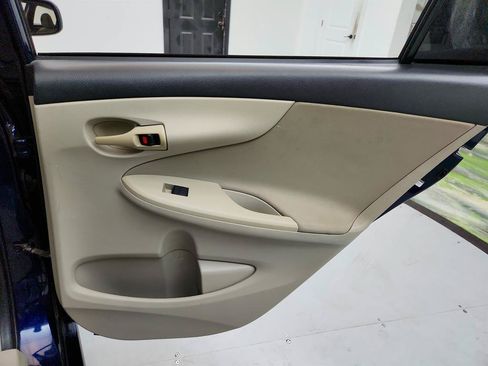 Used 2013 Toyota Corolla L FWD image 26