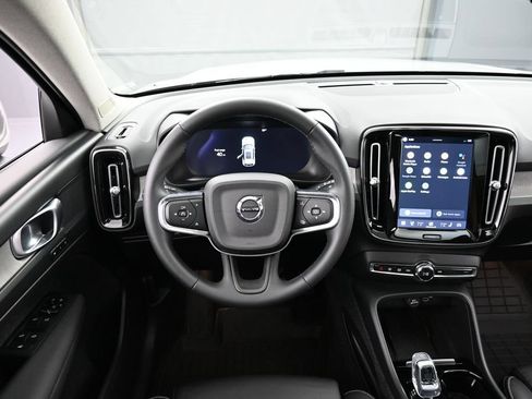 Used 2023 Volvo XC40 B5 Plus w/ Driver Assist Package AWD/4WD image 19