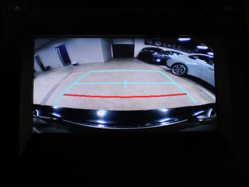 Used 2015 Toyota Camry SE image 16