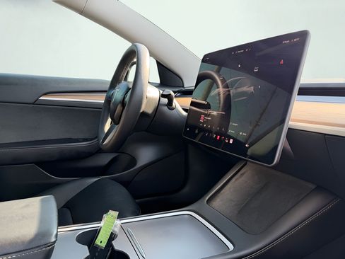 Used 2023 Tesla Model 3 Performance AWD/4WD image 31