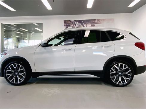Used 2022 BMW X1 sDrive28i w/ Convenience Package image 3