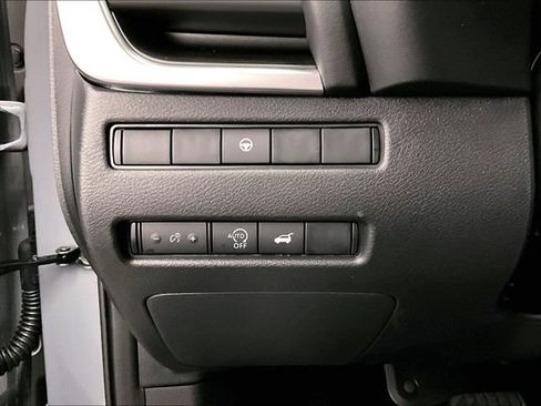New 2026 Nissan Rogue SV w/ Cold Weather Package AWD/4WD image 28