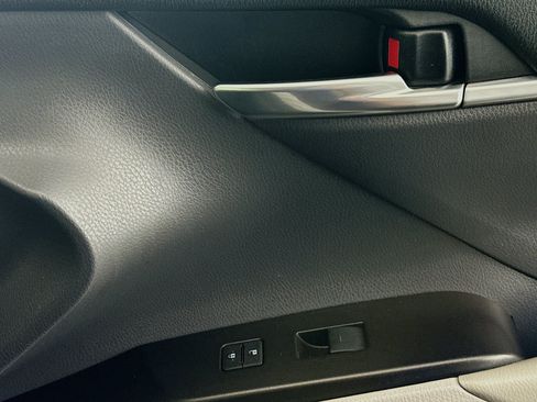 Used 2021 Toyota Camry SE FWD image 28