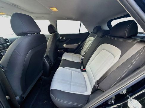 Used 2024 Hyundai Venue SEL FWD image 22