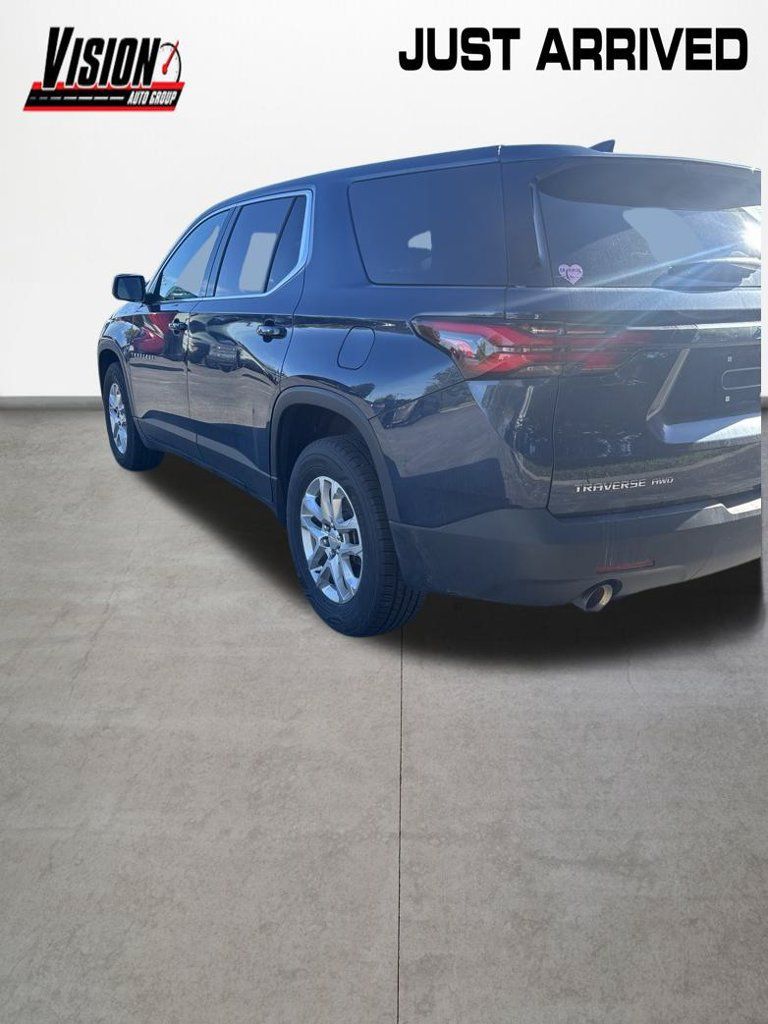 Used 2022 Chevrolet Traverse LS AWD/4WD image 3