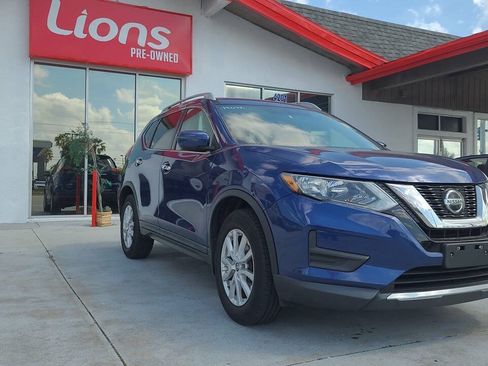 Used 2018 Nissan Rogue SV AWD/4WD image 2