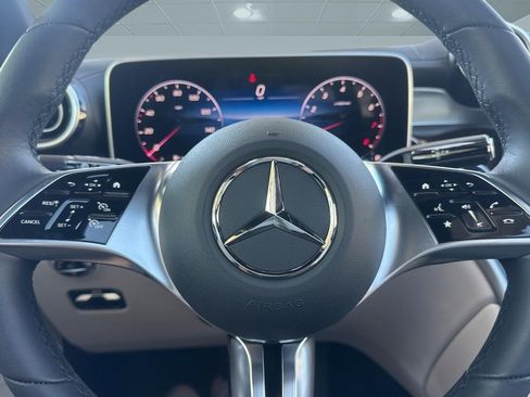 Certified 2025 Mercedes-Benz GLC 300 4MATIC image 17