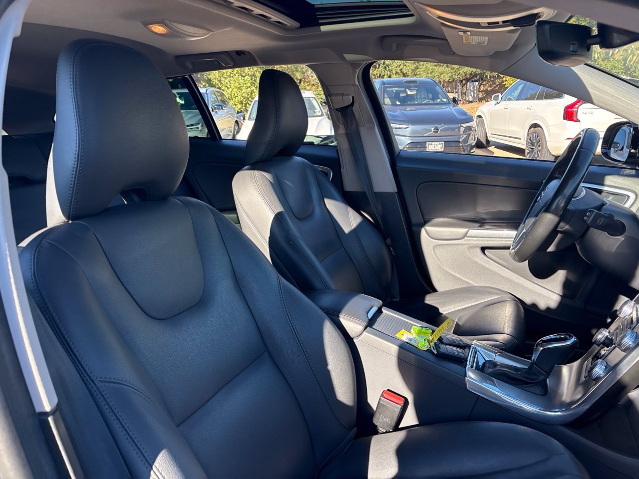 Used 2018 Volvo V60 T5 Cross Country w/ Convenience Package AWD/4WD image 13