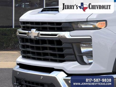 New 2026 Chevrolet Silverado 3500 LT image 15