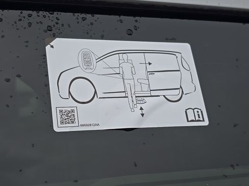 New 2026 Chrysler Pacifica Pinnacle image 45