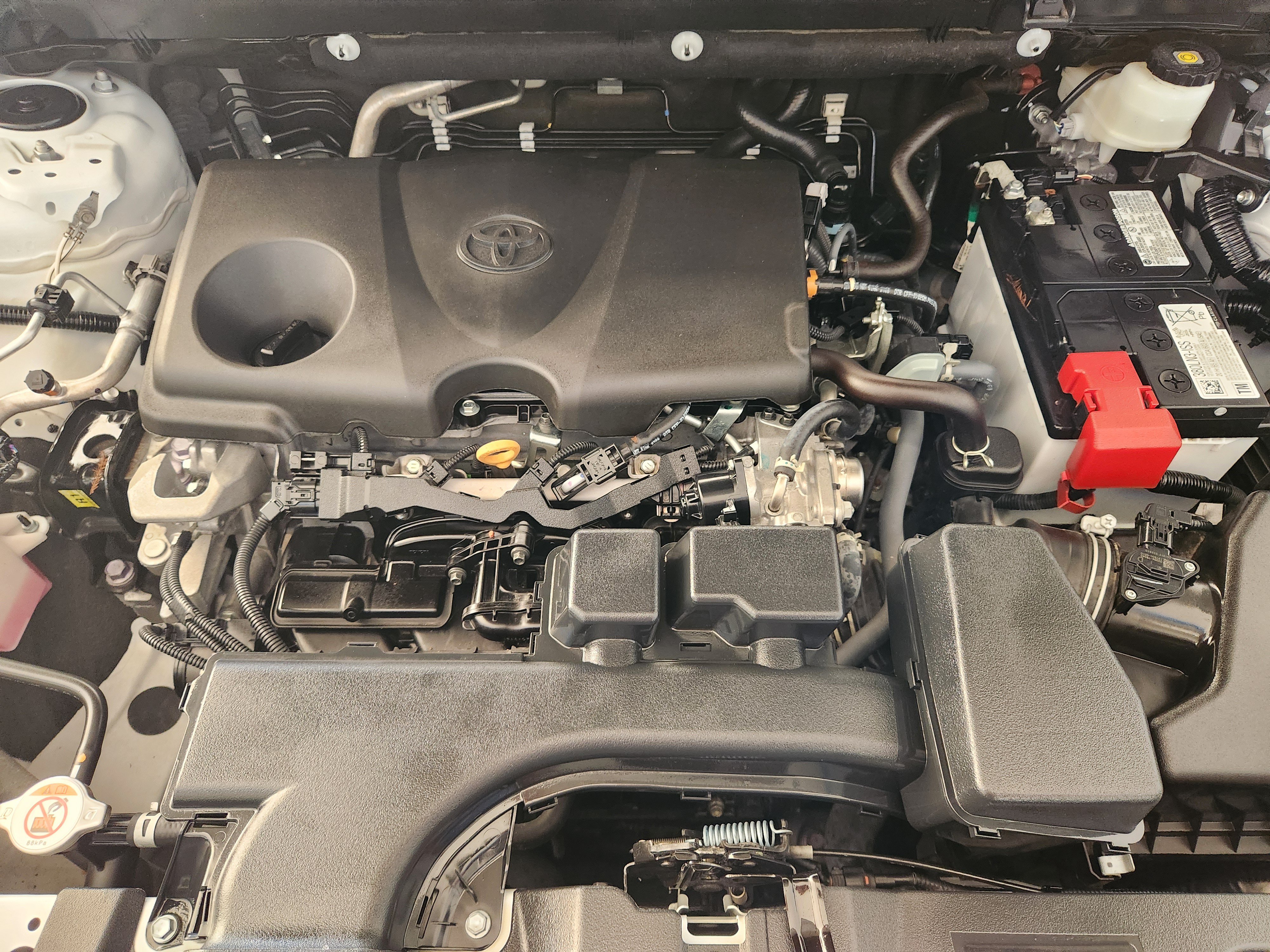 Used 2025 Toyota RAV4 XLE FWD image 35
