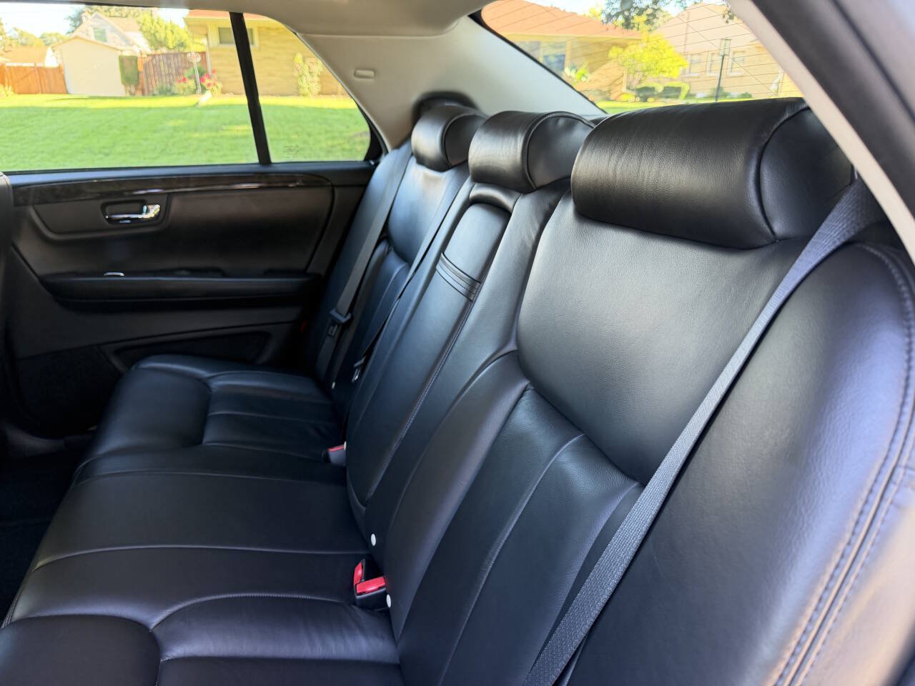 Used 2011 Cadillac DTS FWD image 12
