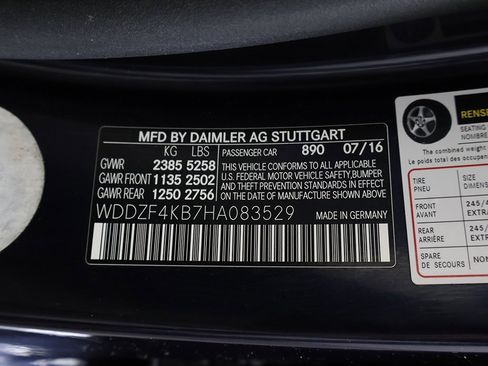 Used 2017 Mercedes-Benz E 300 4MATIC image 56