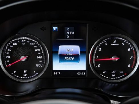 Used 2017 Mercedes-Benz GLC 300 4MATIC Coupe image 17