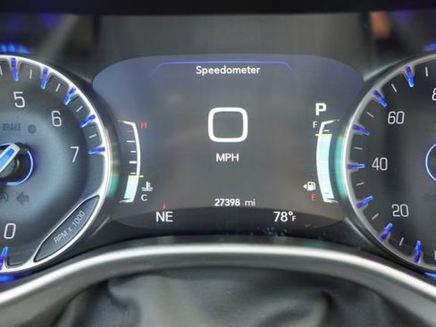 Used 2026 Chrysler Pacifica Select FWD image 7