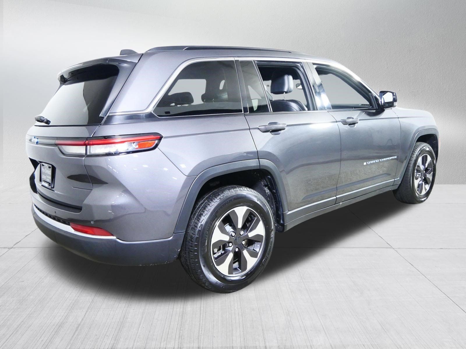 Used 2024 Jeep Grand Cherokee Limited 4xe AWD/4WD image 7