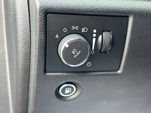Used 2021 Jeep Grand Cherokee Limited AWD/4WD image 25