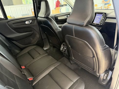 Used 2023 Volvo XC40 B5 Core AWD/4WD image 25