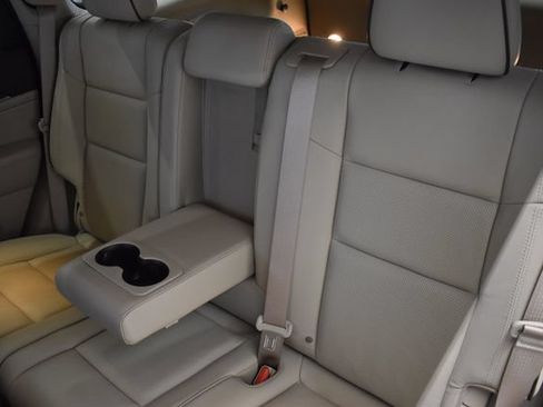 Used 2019 Jeep Grand Cherokee Overland AWD/4WD image 7